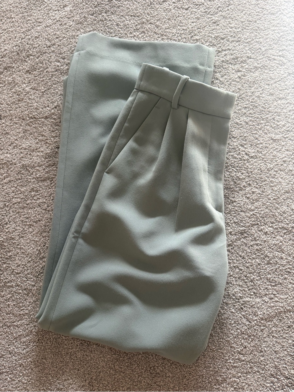 Abercrombie & Fitch High-Rise Trousers in Sage